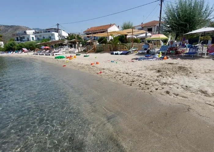 度假居 Eirinis Órmos Prínou